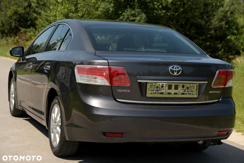 Toyota Avensis 1.8 Executive - 32