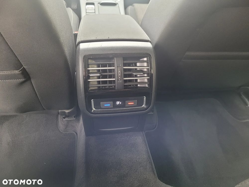 Volkswagen Passat 2.0 TDI SCR DSG Comfortline - 17