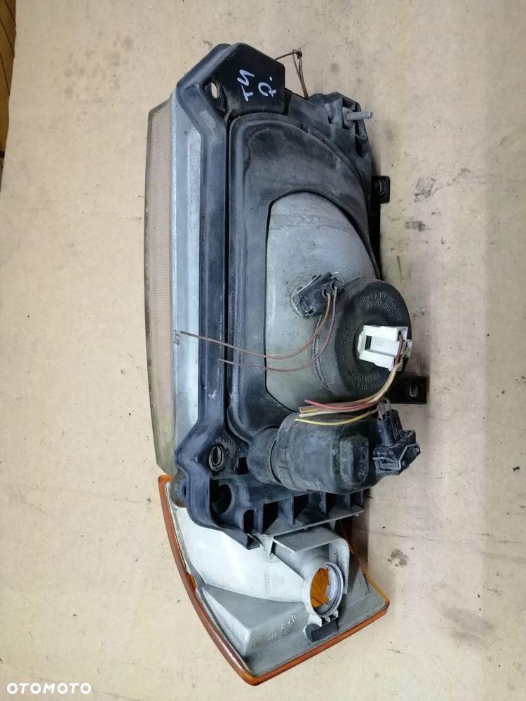 Volkswagen Transporter T4 komplet lamp przednich z kierunkami za 199zł - 14