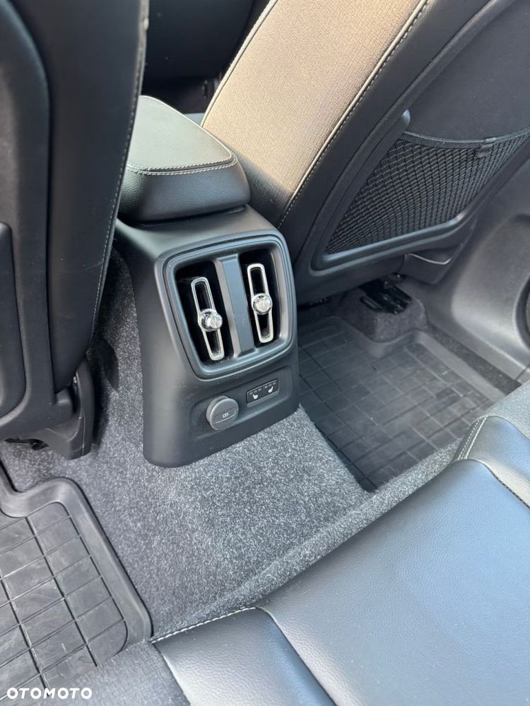 Volvo XC 40 T5 Twin Engine DKG Momentum Pro - 15