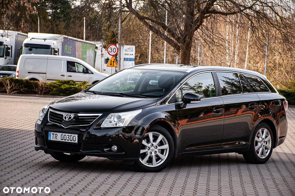 Toyota Avensis 2.2 D-4D X - 2