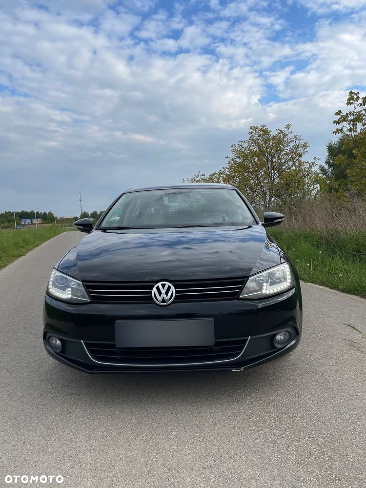 Volkswagen Jetta 2.0 TDI Highline - 9