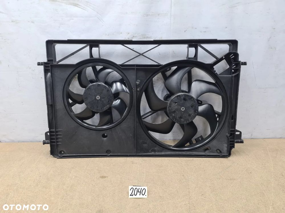 Renault trafic 3 III Opel vivaro 214818795R wentylatory - 2