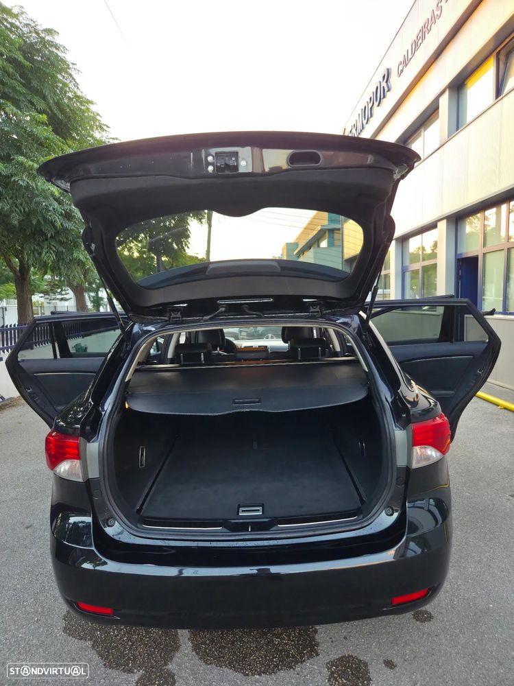 Toyota Avensis - 8