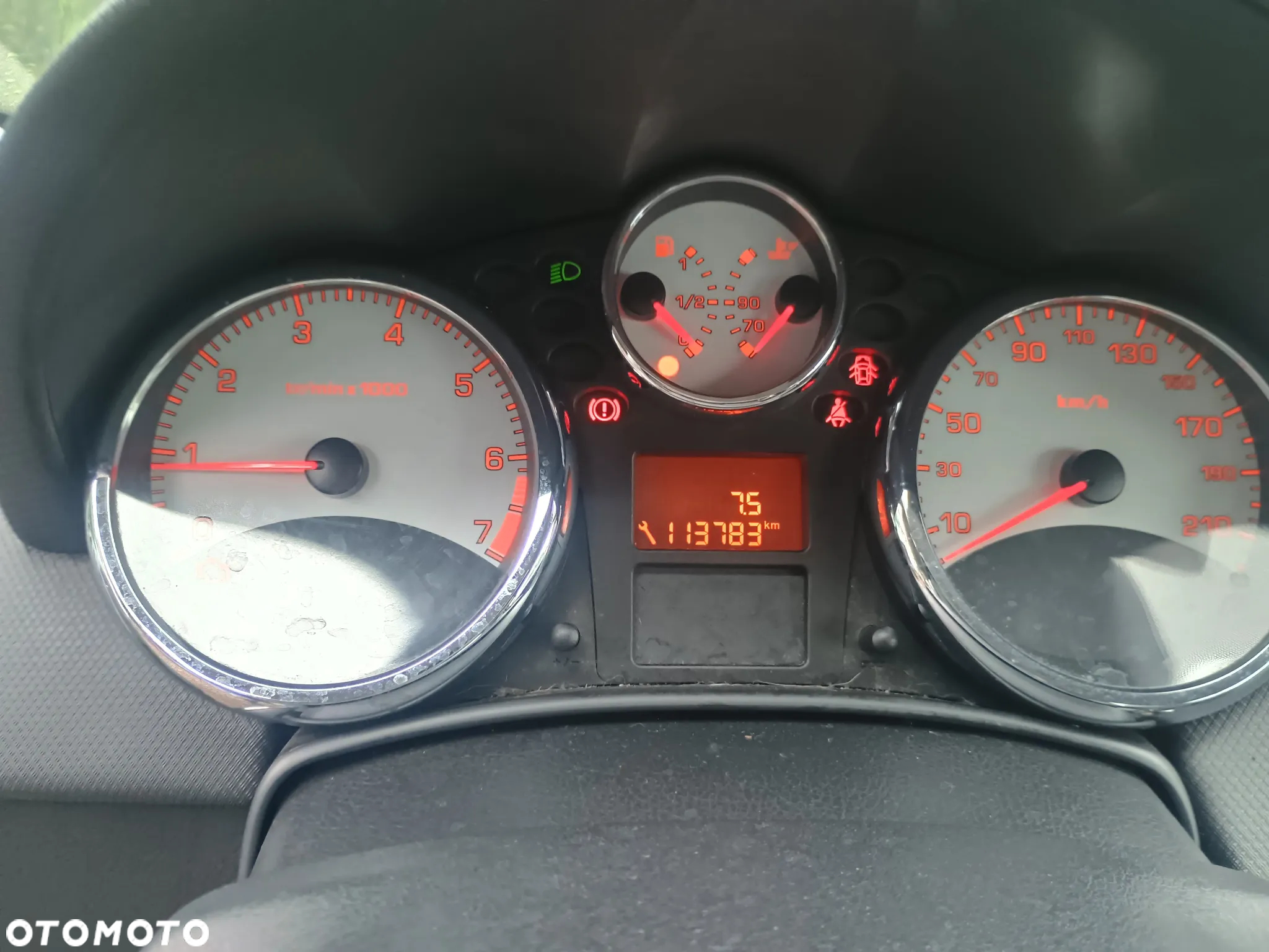 Peugeot 208 - 6