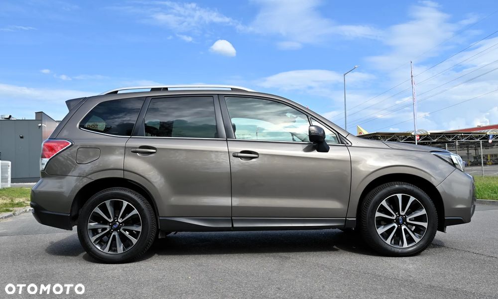 Subaru Forester 2.0 XT Platinum Lineartronic - 11