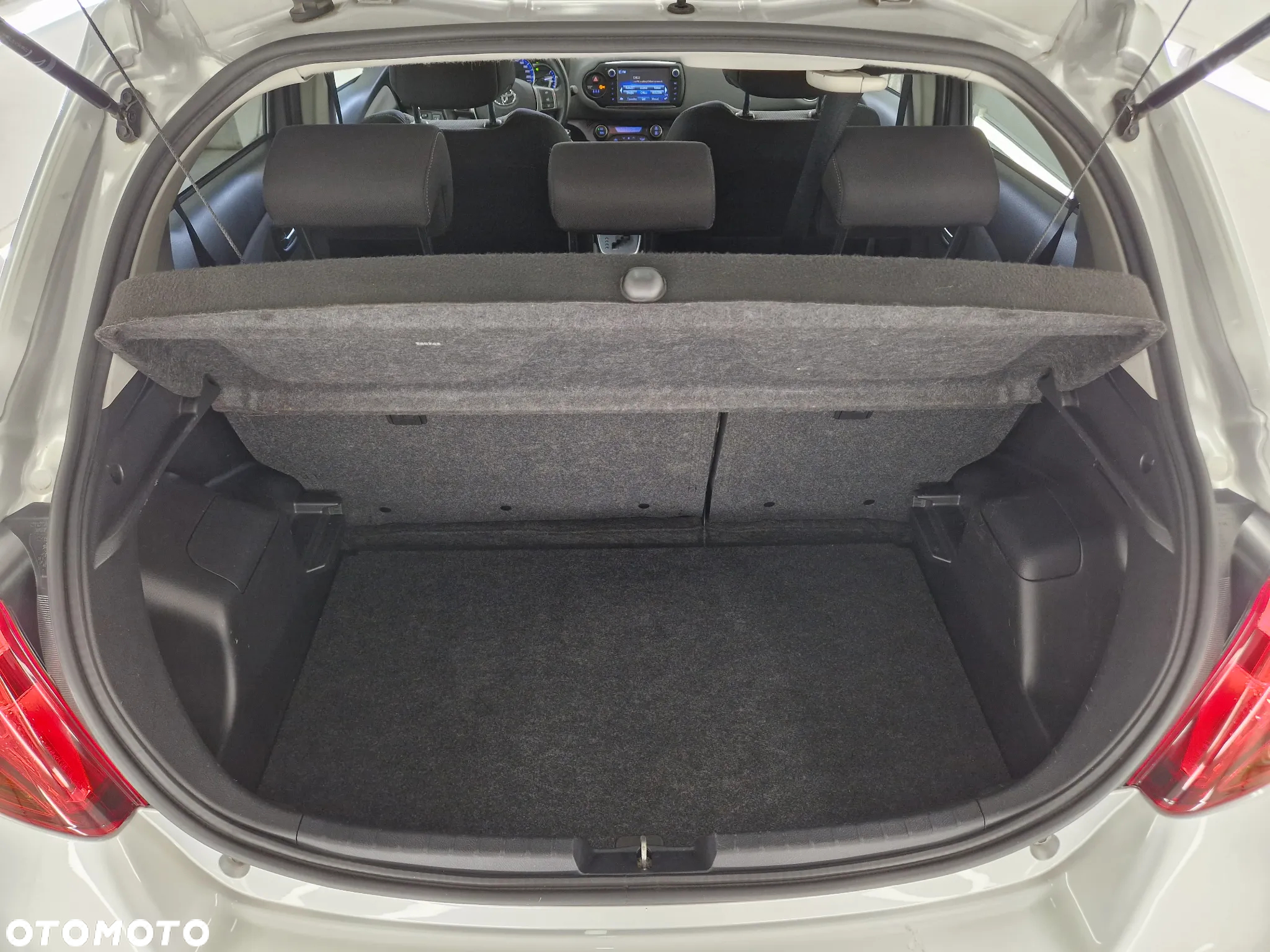 Toyota Yaris Hybrid 1.5 VVT-i Comfort - 22
