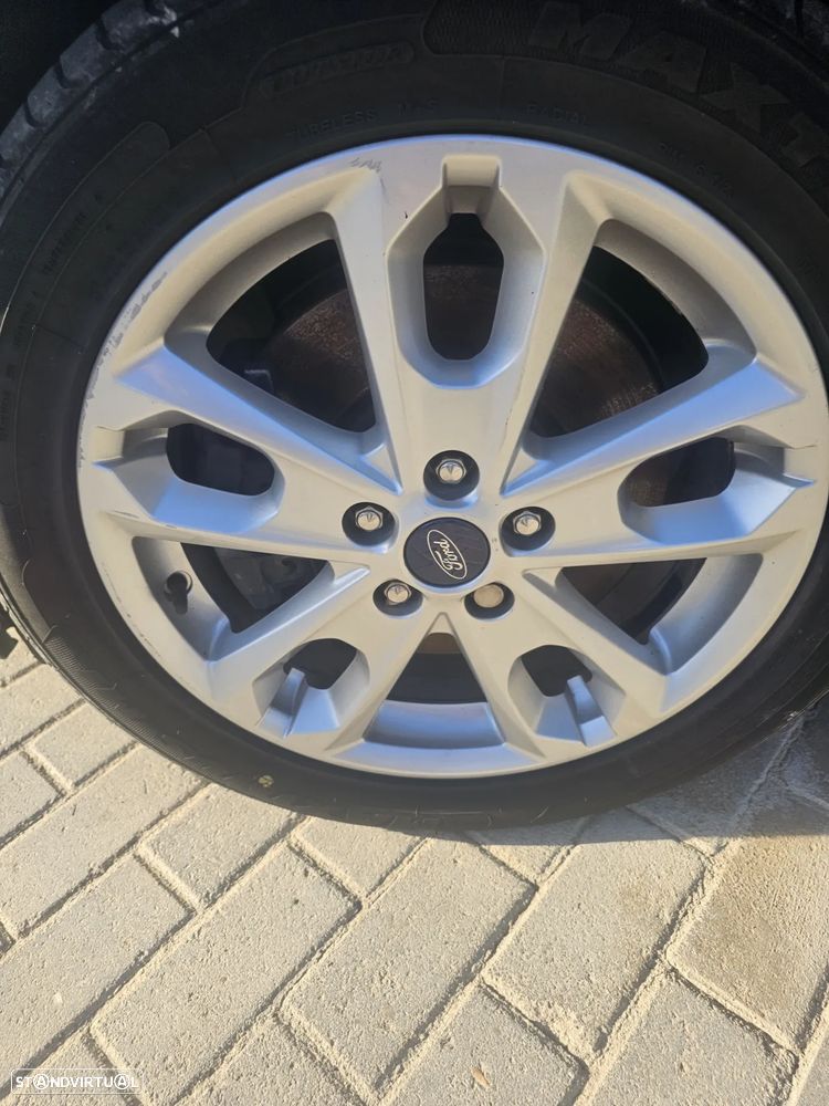 Ford Tourneo Connect - 14