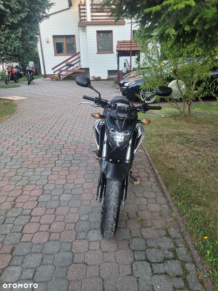 Honda CB - 16