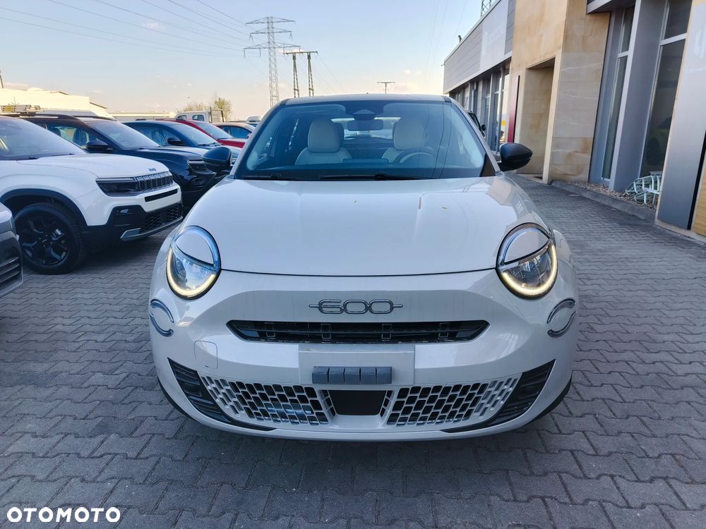 Fiat 600 1.2 Turbo Pop eDCT - 3