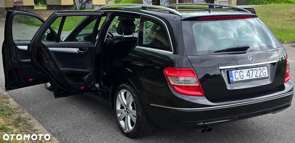 Mercedes-Benz Klasa C 180 CGI BlueEFFICIENCY Avantgarde - 21