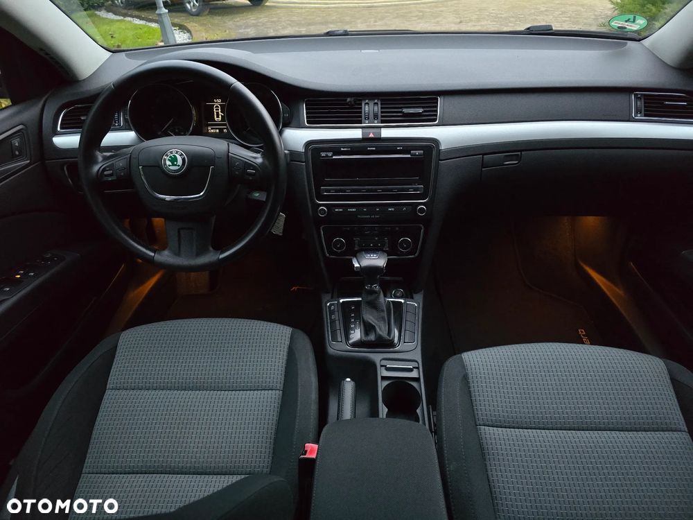 Skoda Superb 2.0 TDI DSG Exclusive - 27