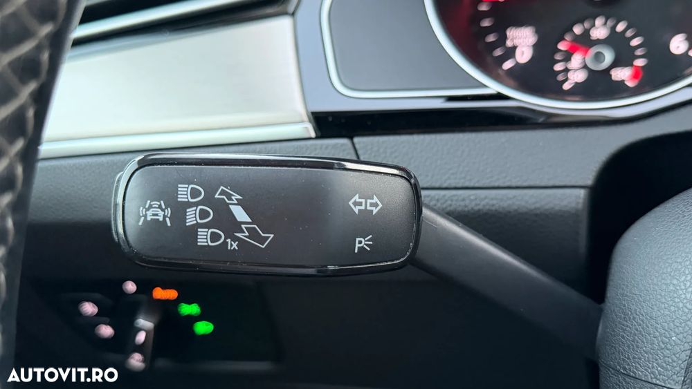 Volkswagen Passat 2.0 TDI DSG 4Motion Highline - 31