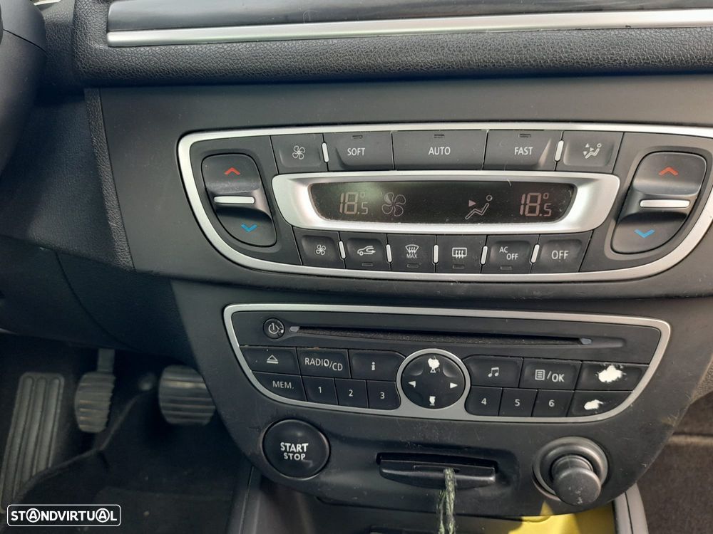 Renault Mégane 1.5 dCi Dynamique S - 12