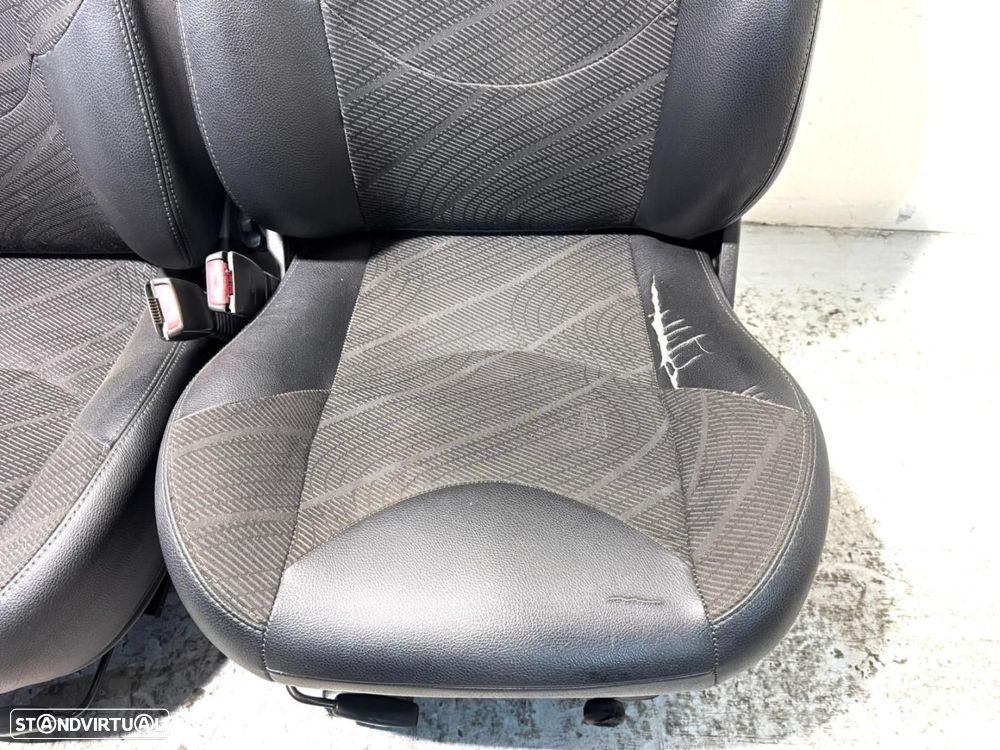 Conjunto de Bancos em Pele Frente ROVER 25 COMERCIAL - 3