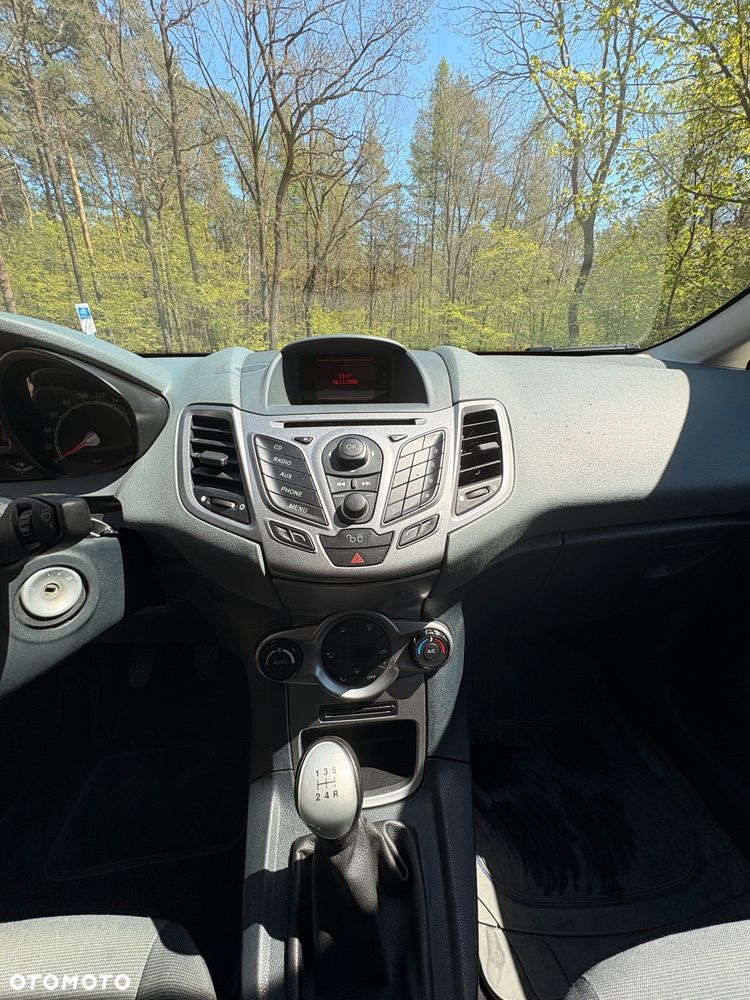 Ford Fiesta - 10