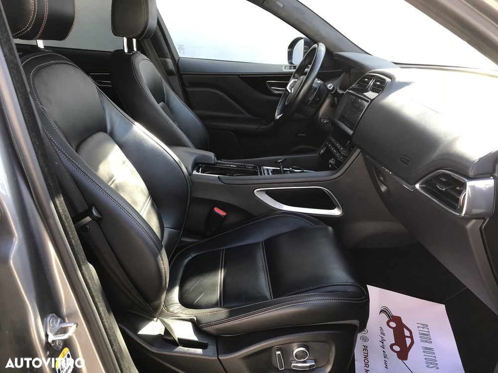 Jaguar F-Pace - 16