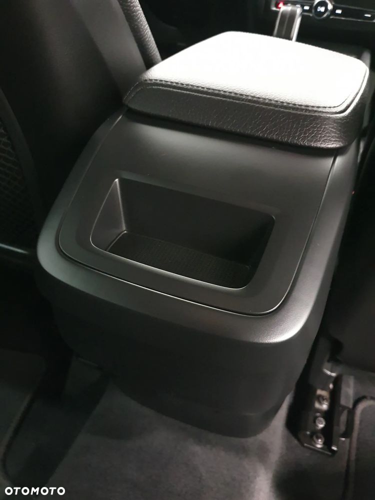 Volvo XC 60 B4 D AWD Ultimate Dark - 23