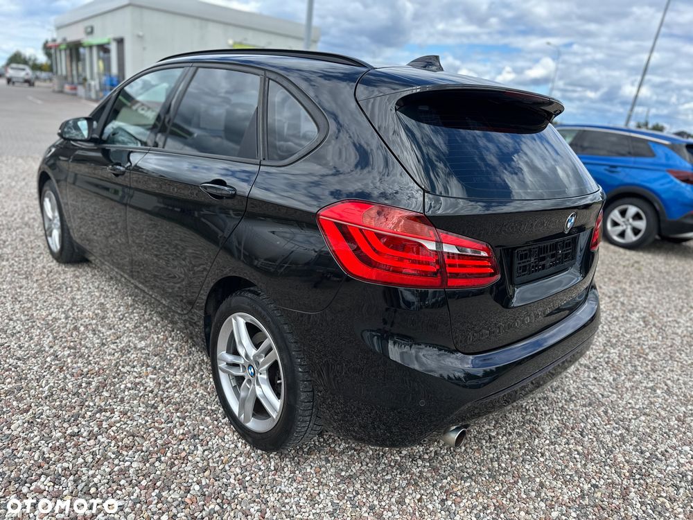 BMW Seria 2 218d - 3