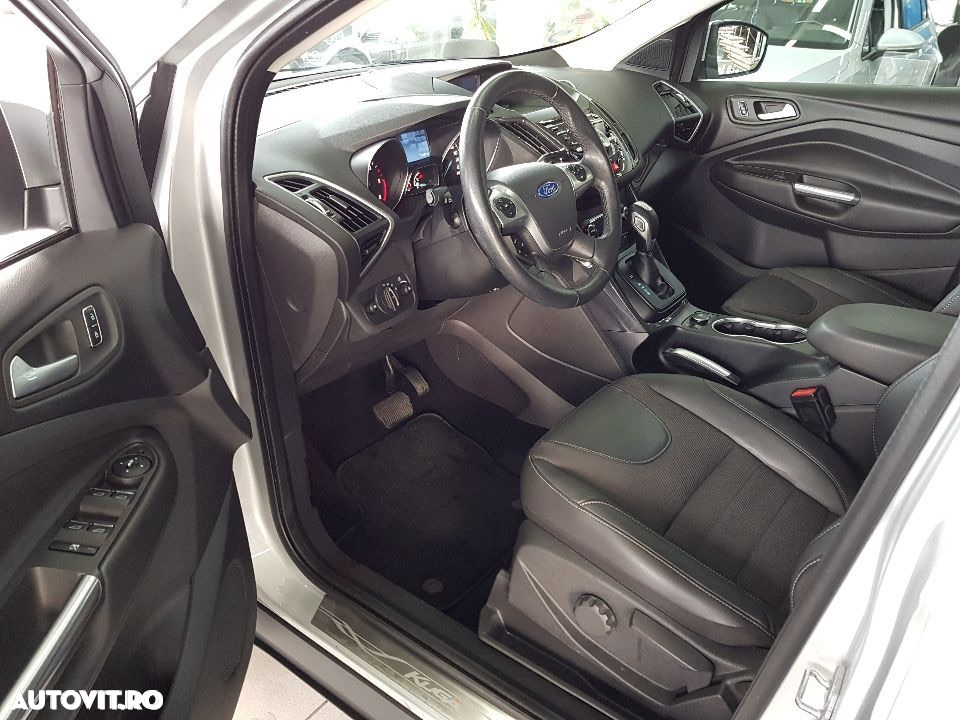Ford Kuga 2.0 TDCi 4WD Powershift Titanium - 24