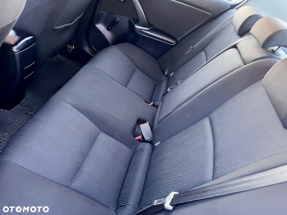Toyota Avensis 1.8 Sol - 9
