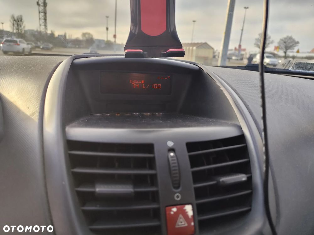 Peugeot 207 1.4 16V Presence - 19