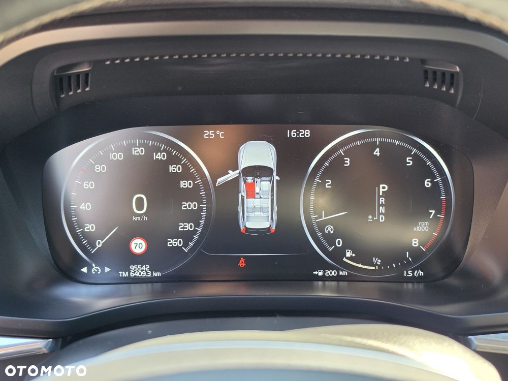 Volvo XC 60 T4 R-Design - 14
