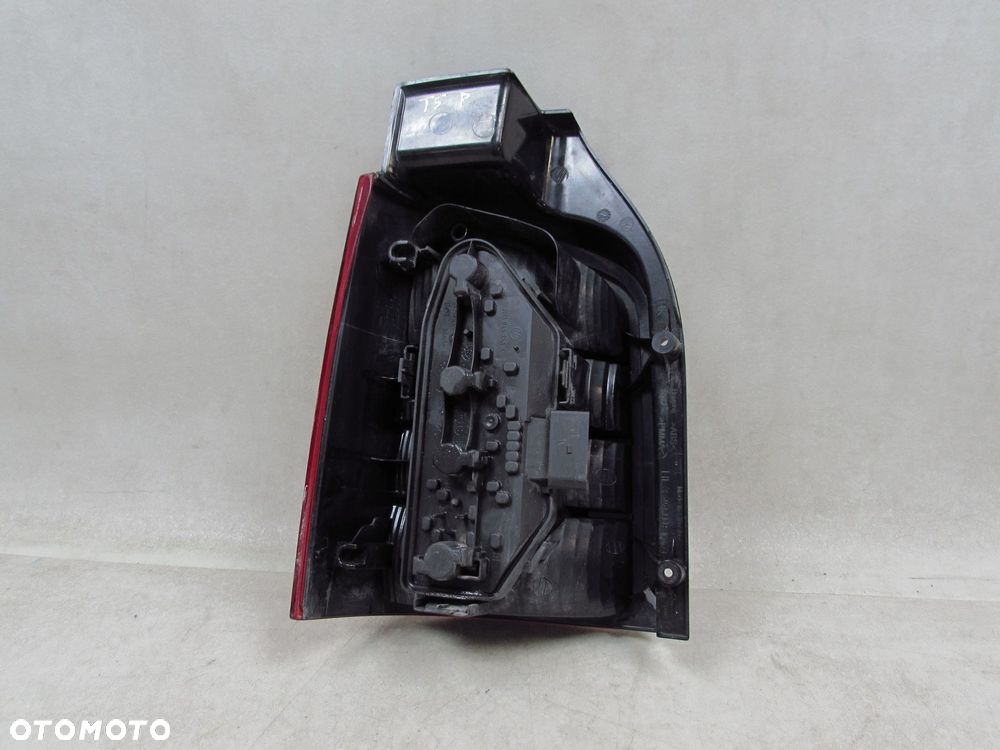 VW TRANSPORTER MULTIVAN T5 LIFT 09-15 LAMPA TYL PRAWA DRZWI SKRZYDELKA 7H0945096L - 4