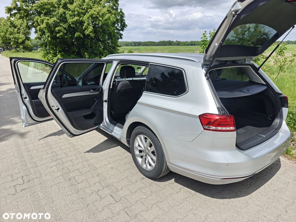 Volkswagen Passat - 20