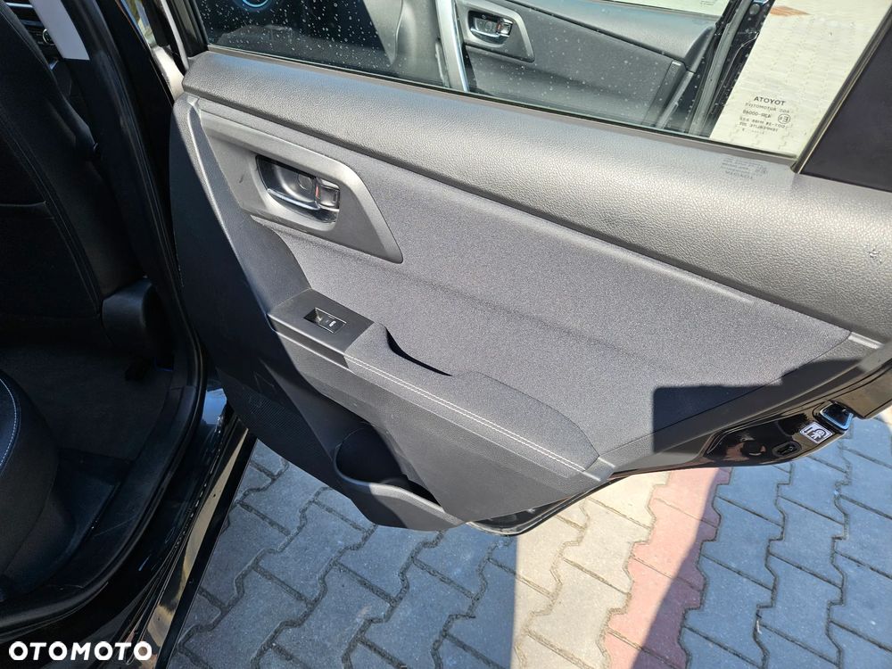 Toyota Auris - 12
