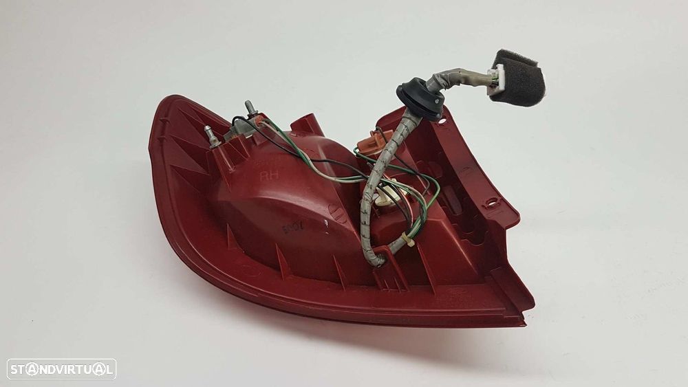 FAROLIM TRASEIRO DIREITO HYUNDAI GETZ (TB) 1.1 BáSICO - 4