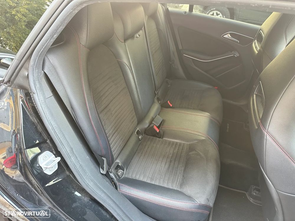 Mercedes-Benz CLA 180 d Shooting Brake AMG Line - 6
