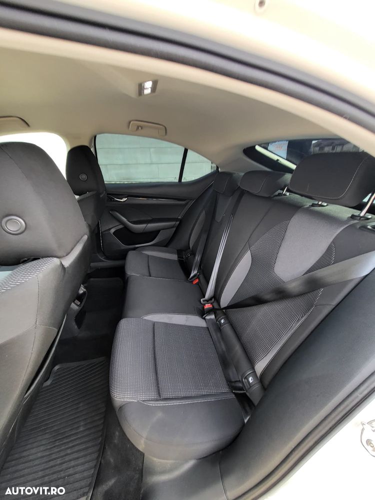 Skoda Octavia - 8