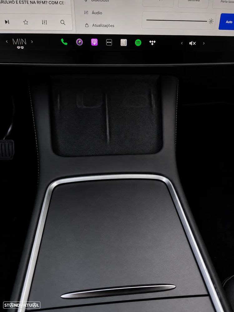 Tesla Model Y Long Range Dual Motor AWD - 31