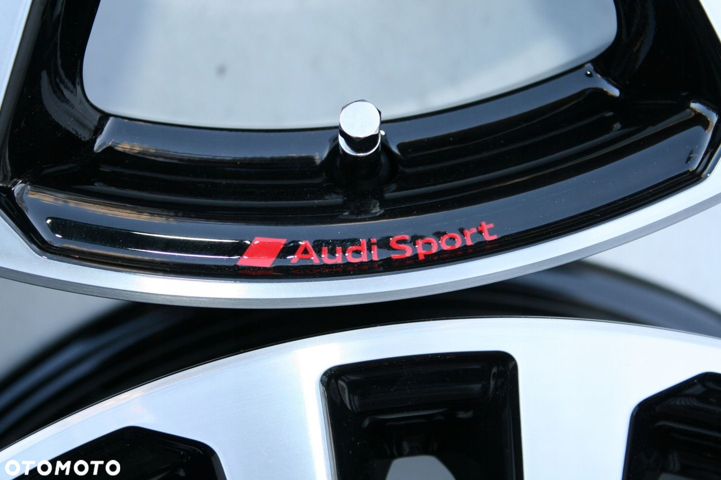 FELGI NOWE Audi Sport A3 S3 S-Line Q2 Q3 18 OE 8V0601025BL ORYGINALNE - 2