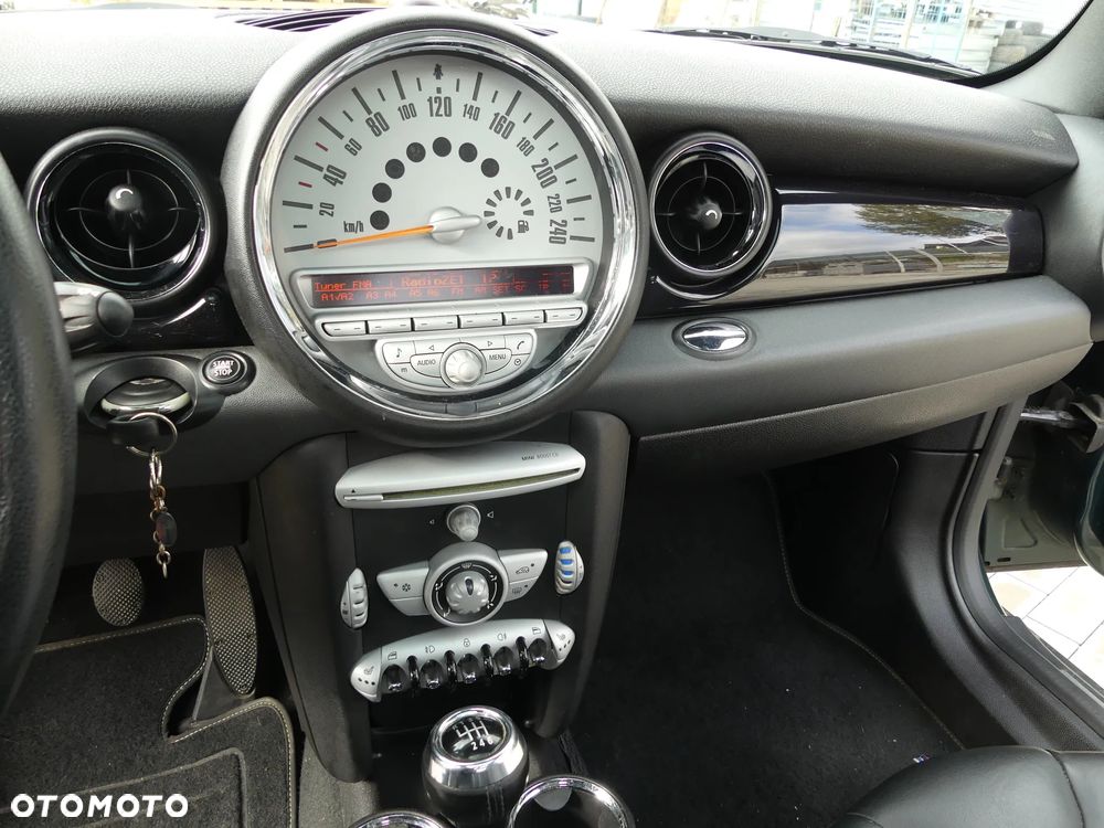 MINI Cooper Standard - 22