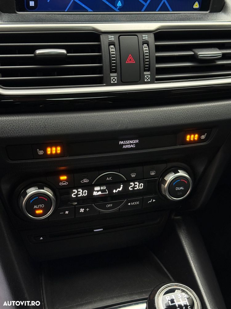 Mazda 3 - 15
