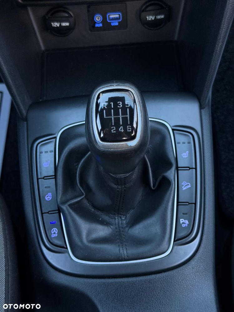 Hyundai Kona - 17