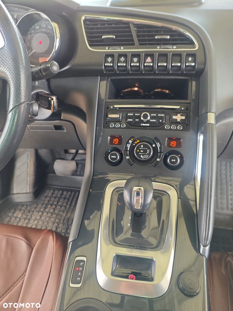 Peugeot 3008 Hybrid4 - 31