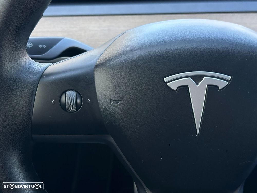 Tesla Model Y Performance Tração Integral - 16