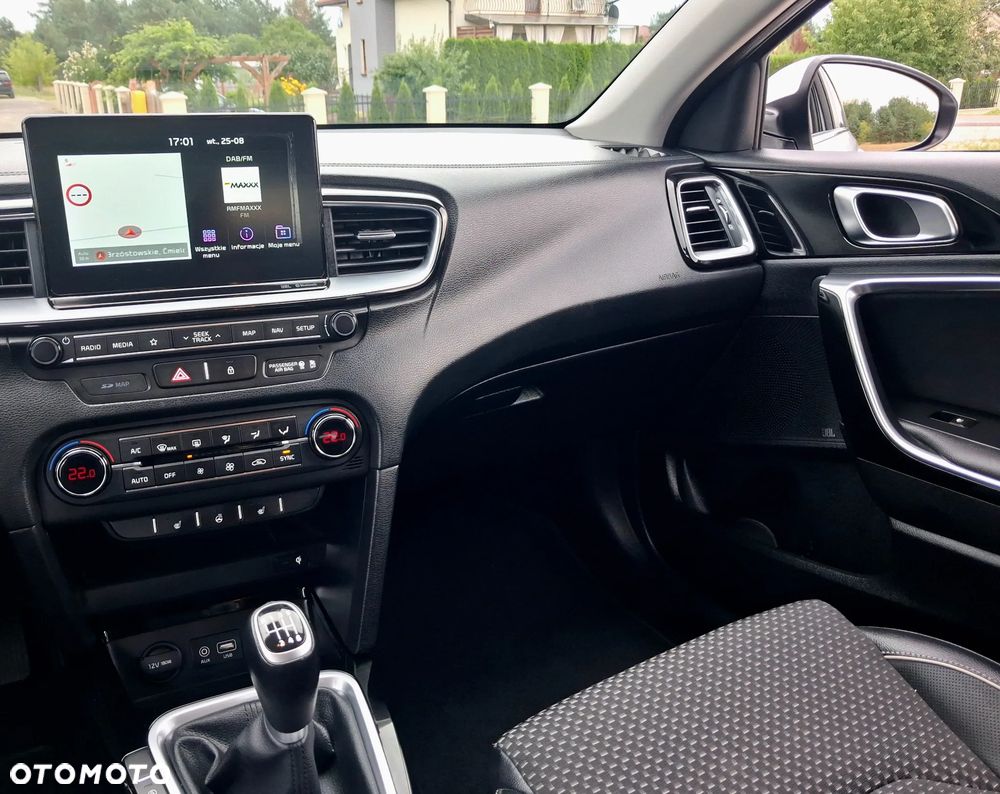 Kia Ceed 1.4 T-GDI OPF Platinum Edition - 24
