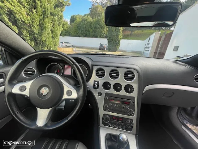 Alfa Romeo Spider - 25