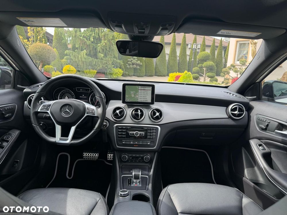 Mercedes-Benz GLA 45 AMG 4Matic 7G-DCT - 27