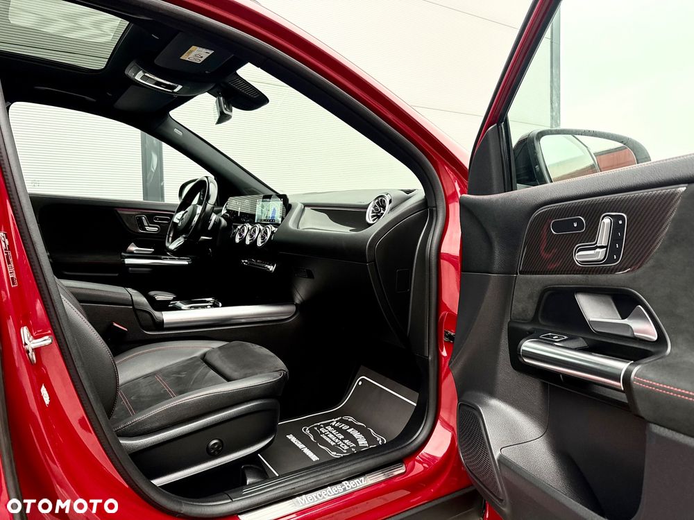 Mercedes-Benz GLB - 27
