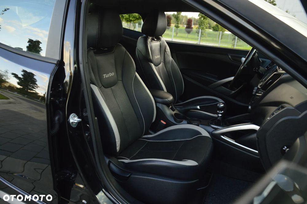 Hyundai Veloster 1.6 T-GDI Executive - 24