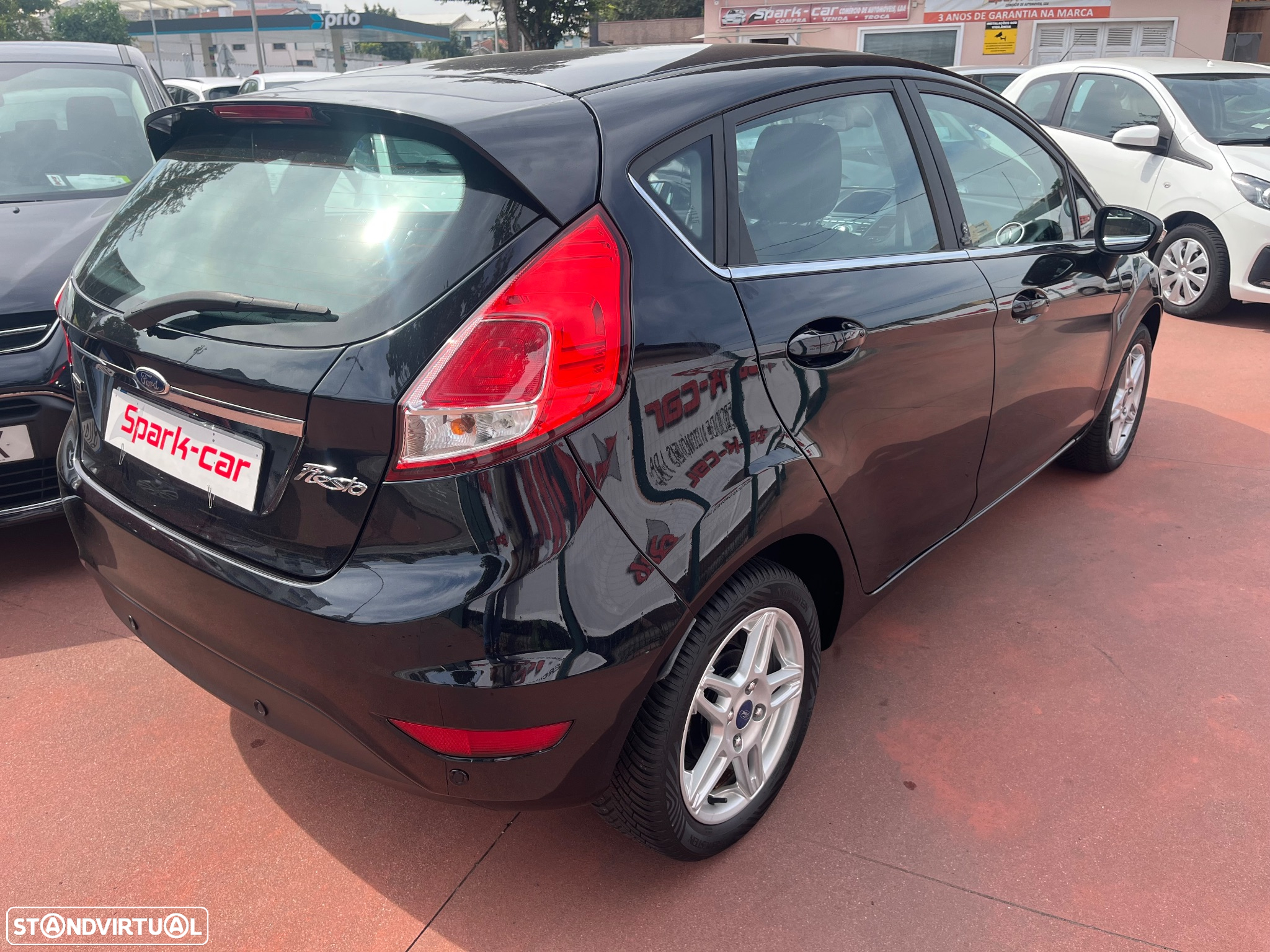 Ford Fiesta 1.0 EcoBoost S&S TITANIUM - 4
