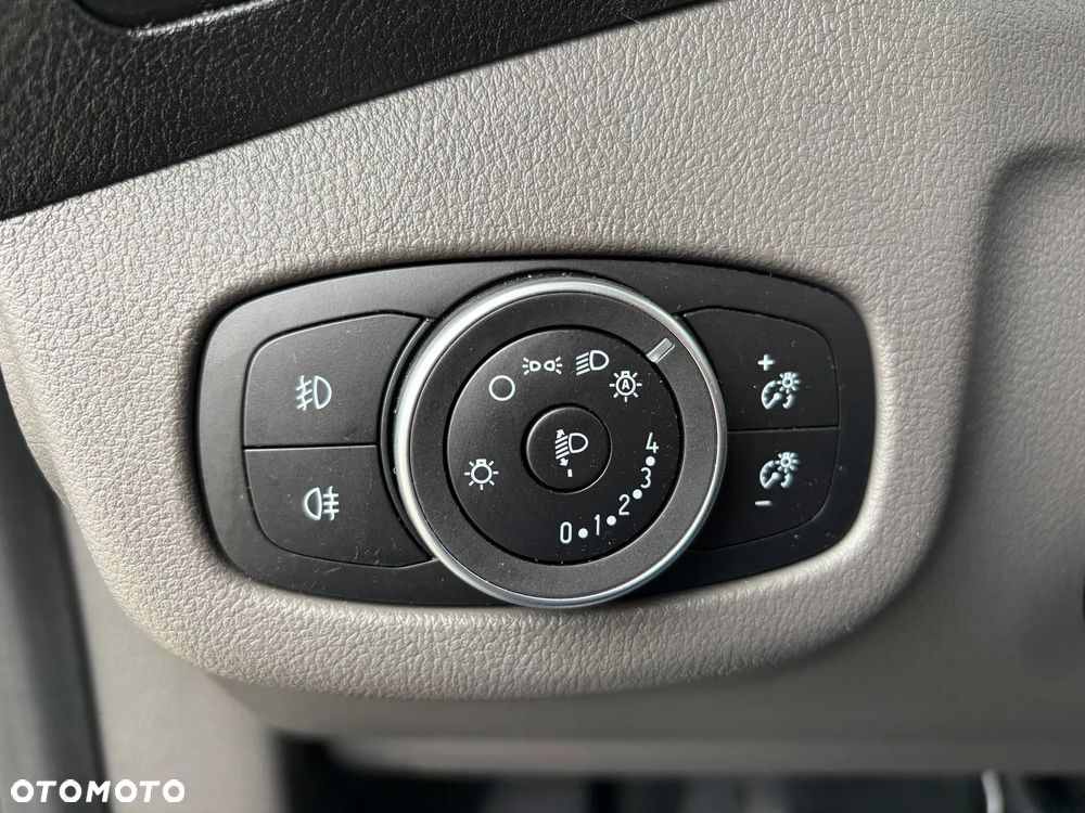 Ford Transit Connect - 17