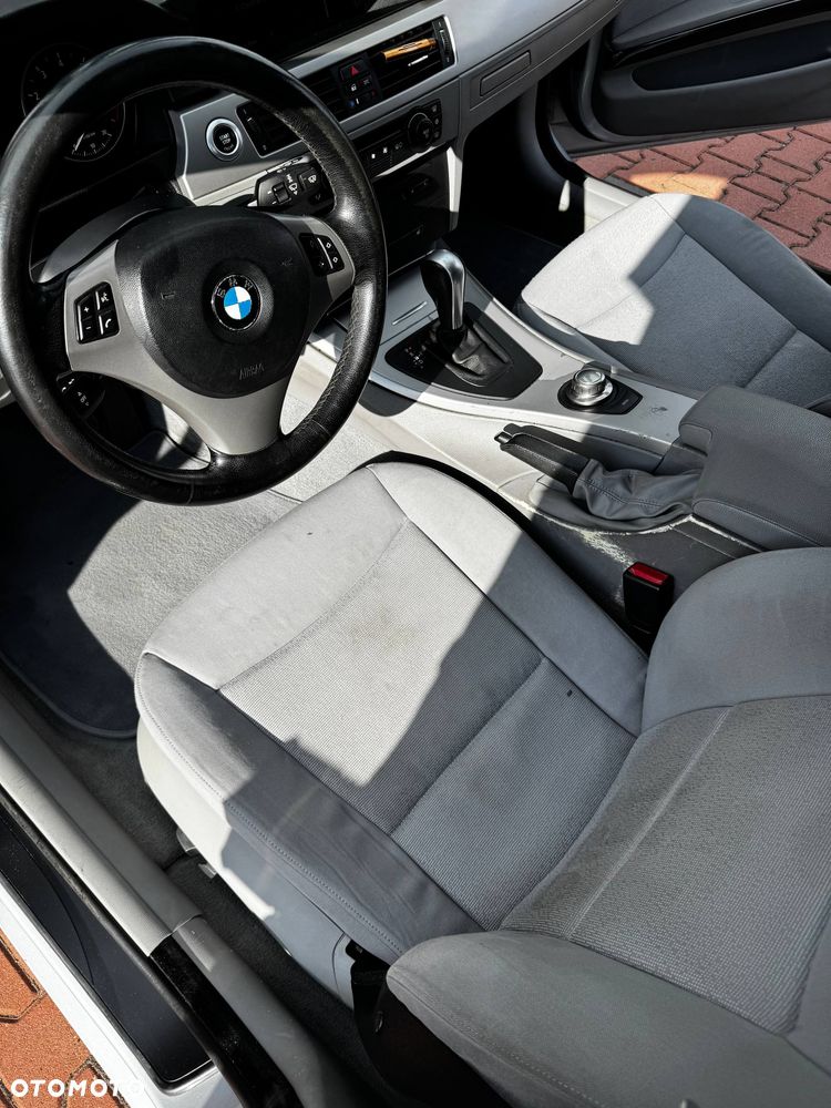 BMW Seria 3 325i - 12