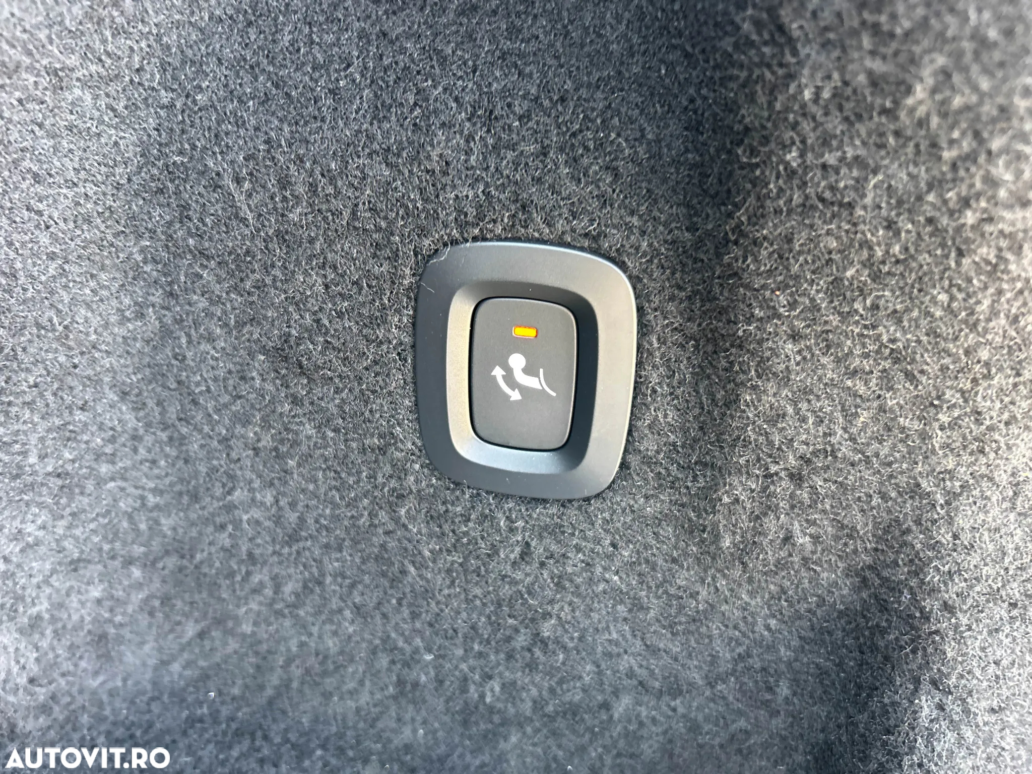 Volvo XC 60 B5 MHEV AT8 AWD Momentum Pro - 14