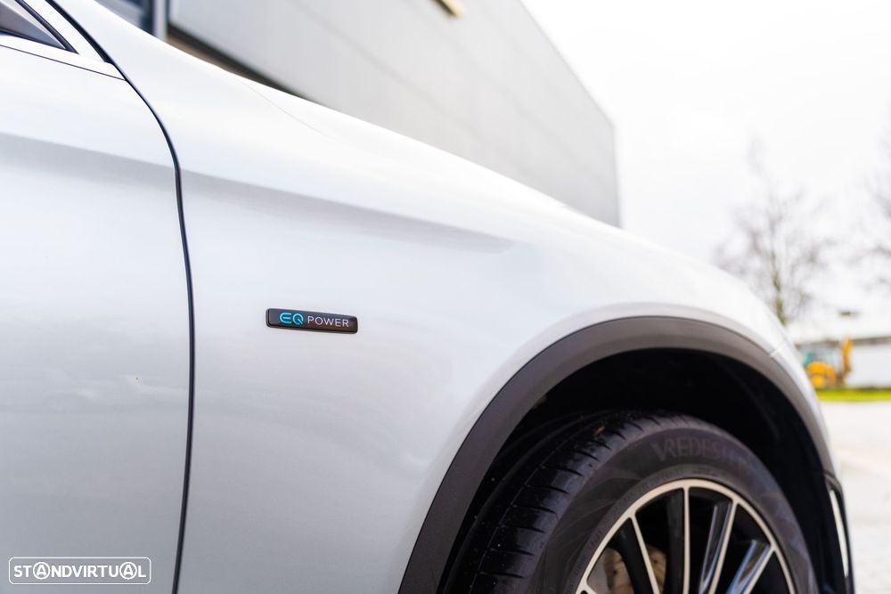 Mercedes-Benz GLC 300 e Coupe 4Matic 9G-TRONIC AMG Line - 36